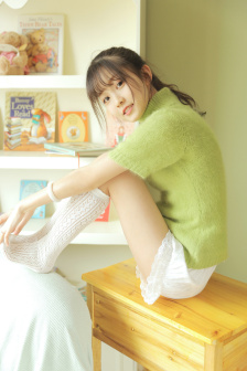 在逃生游戏里花式挨草