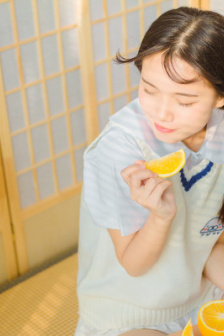 我女朋友母亲的朋友给她介绍对象